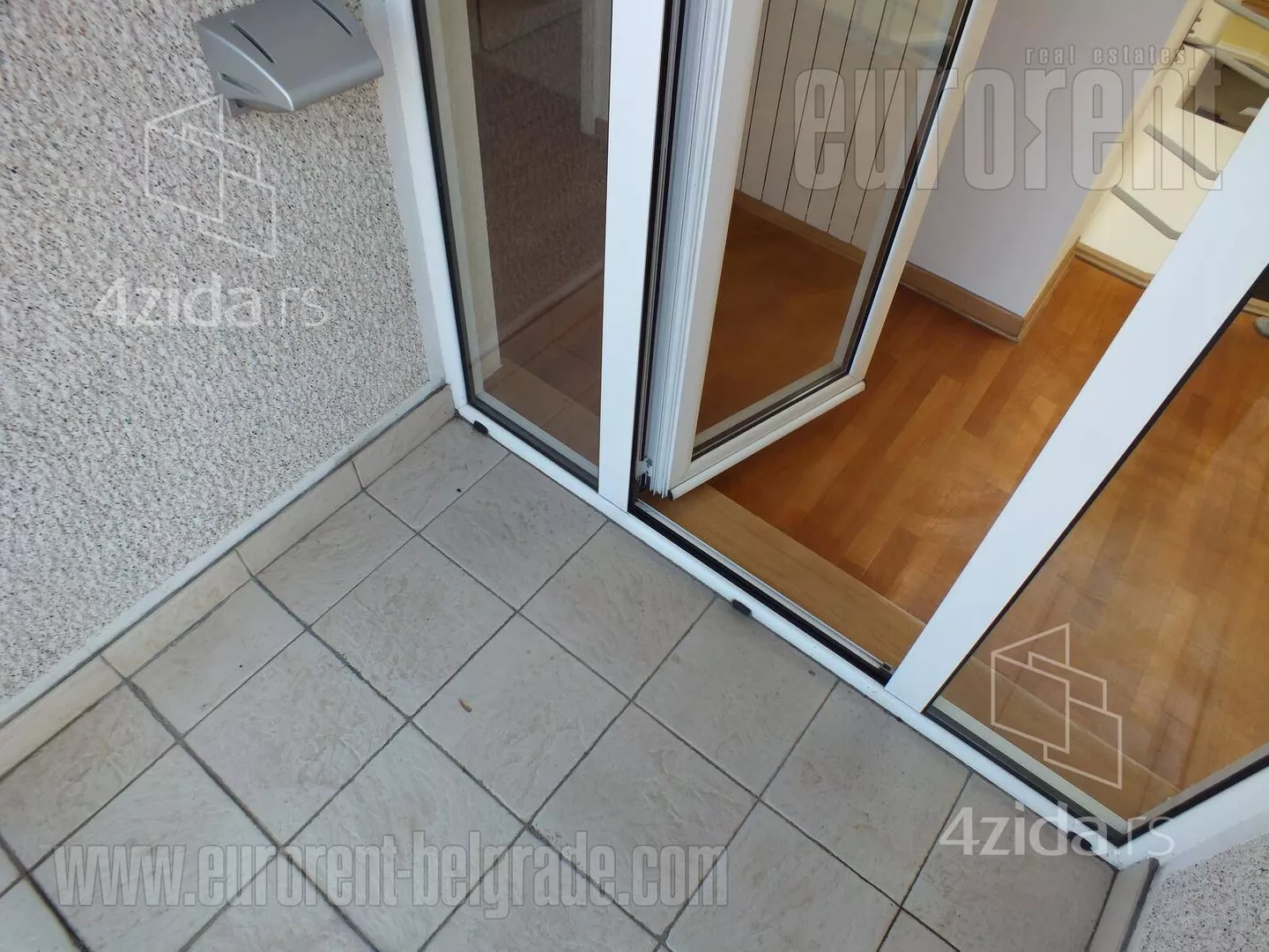 Sedmosoban stan | 4zida