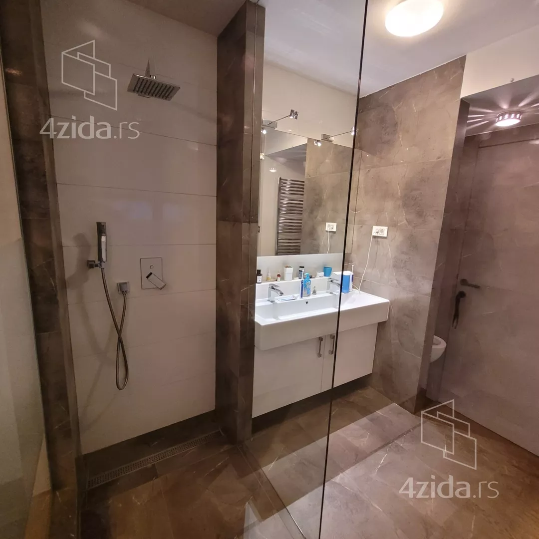 4-etažna kuća | 4zida