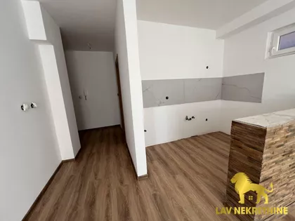 LJUBICE RAVASI | 4zida.rs