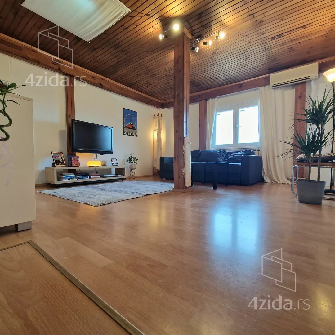 Troiposoban stan | 4zida