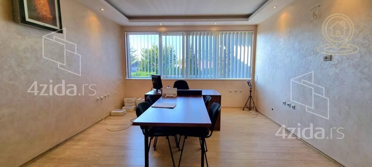 Poslovna zgrada | 4zida