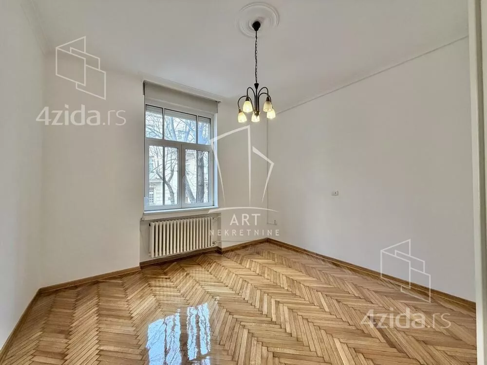 Šestosoban stan | 4zida