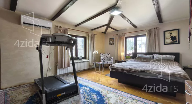 Šestosoban stan | 4zida