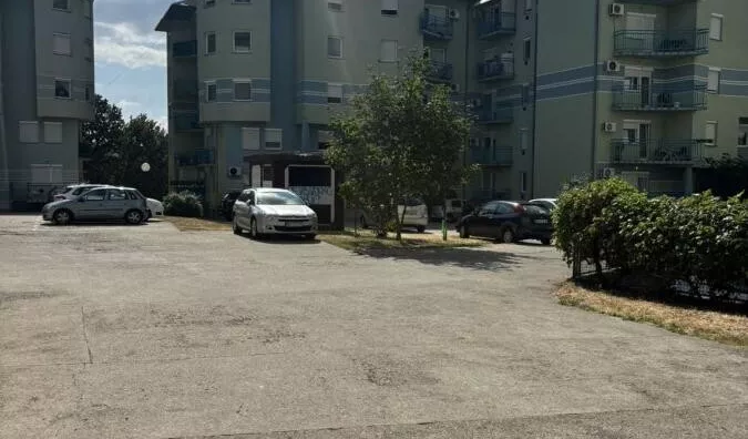 Šestosoban stan | 4zida