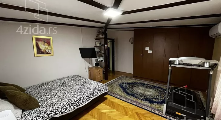 Šestosoban stan | 4zida