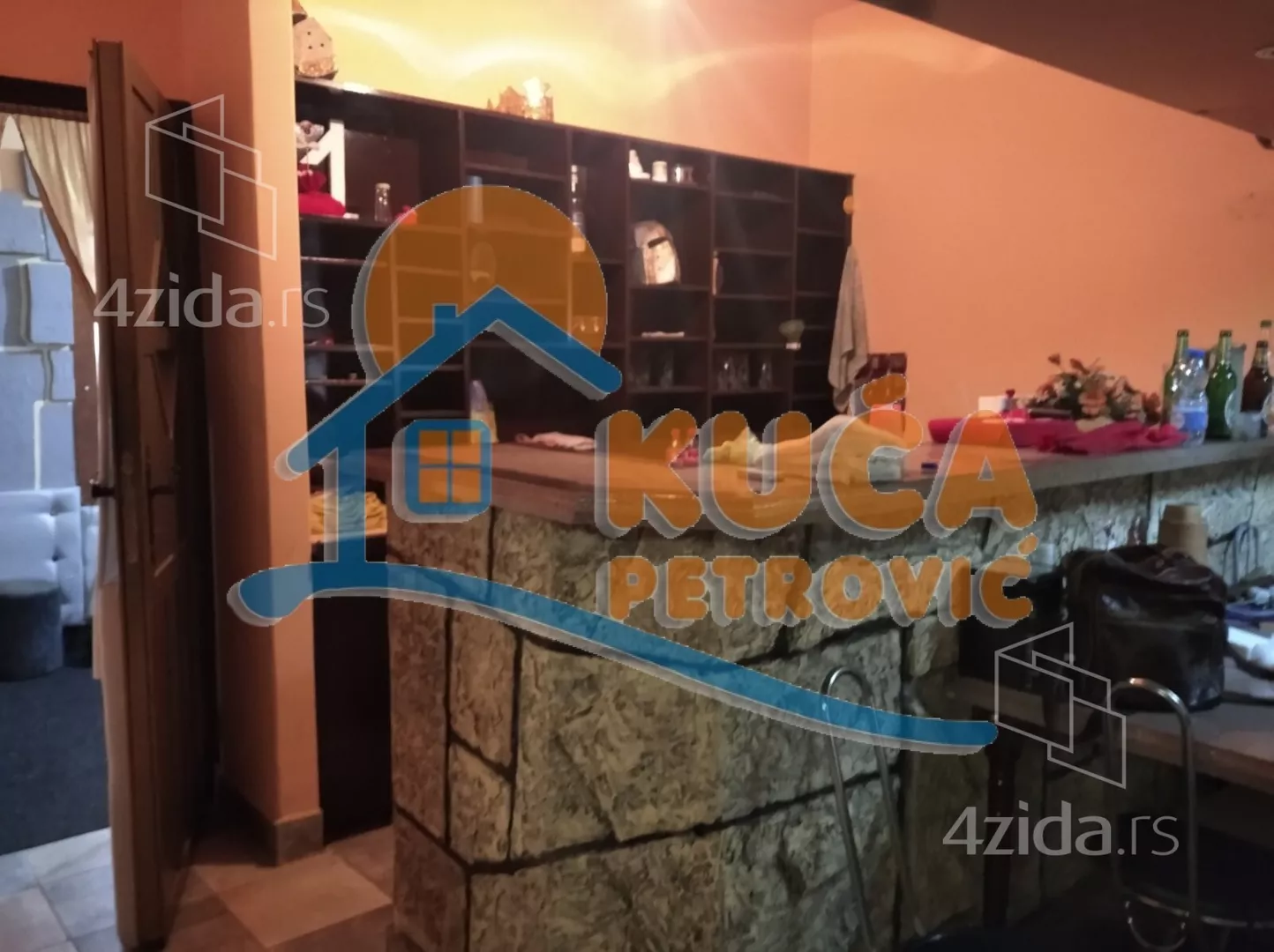Lokal | 4zida