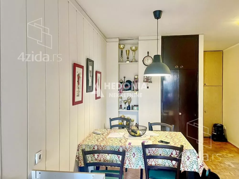 Troiposoban stan | 4zida