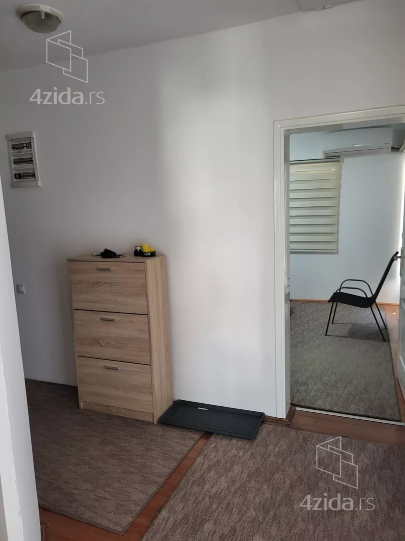 Četvoroiposoban stan | 4zida