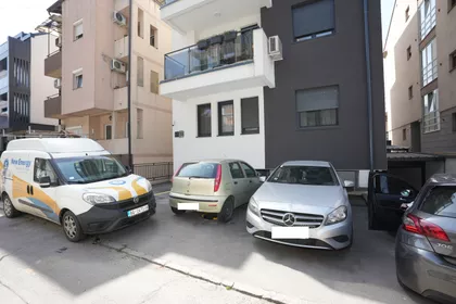 Lekino Brdo | 4zida.rs