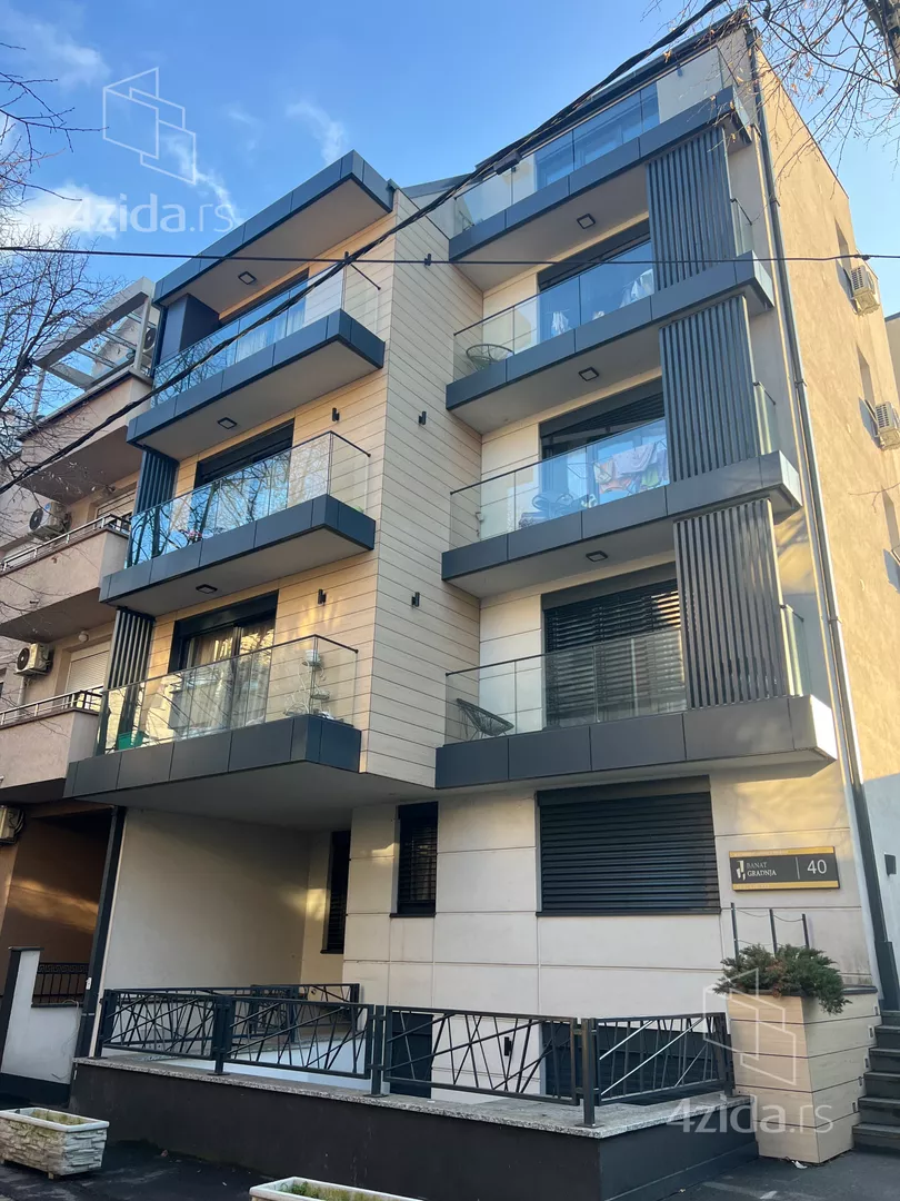 Jednoiposoban stan | 4zida