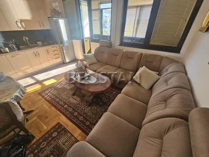 Dzona Kenedija | 4zida.rs