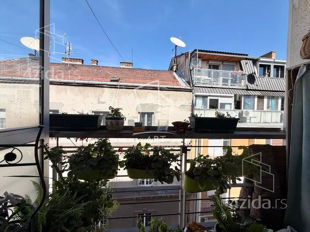 Petosoban stan | 4zida