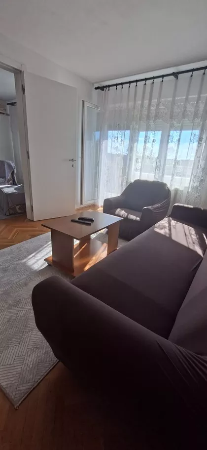 Božićna | 4zida.rs