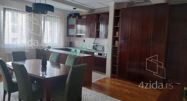 Troiposoban stan | 4zida