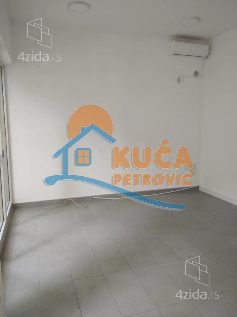 Lokal | 4zida