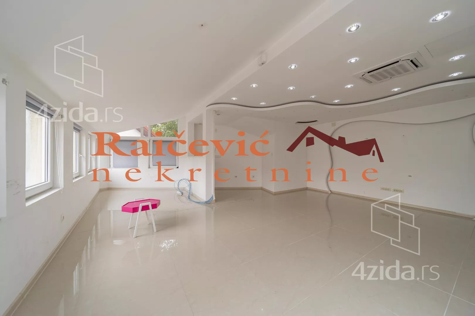 Poslovni prostor | 4zida