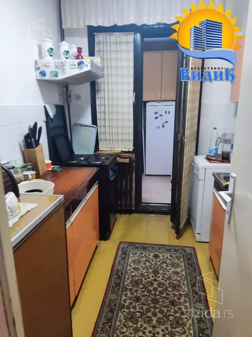 Troiposoban stan | 4zida