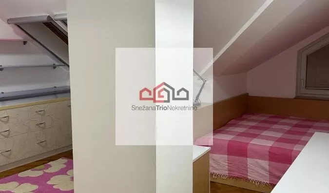 Četvoroiposoban stan | 4zida