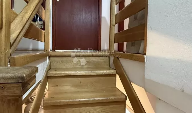 Šestosoban stan | 4zida