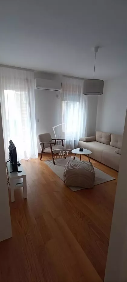 Cara Dušana | 4zida.rs