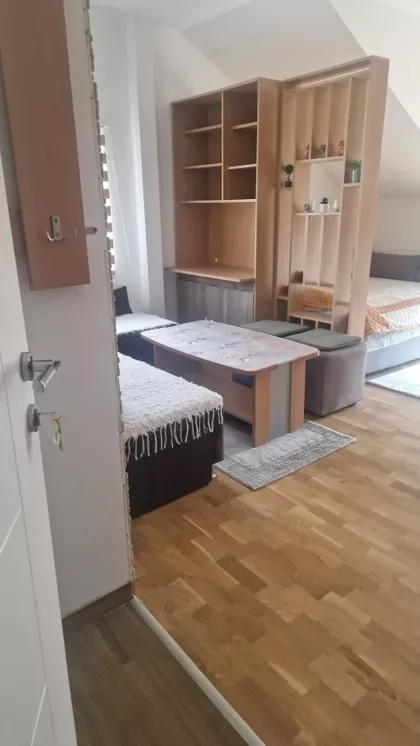 Nemanjina 24 | 4zida.rs