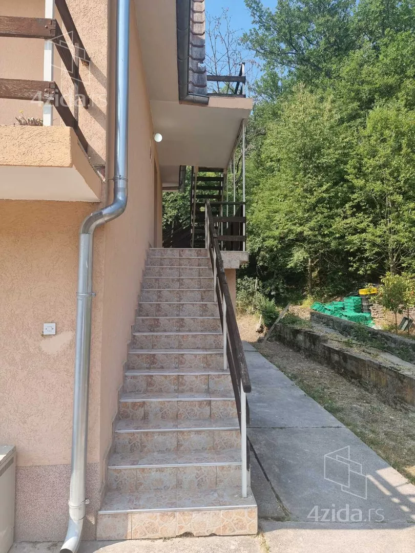 3-etažna kuća | 4zida