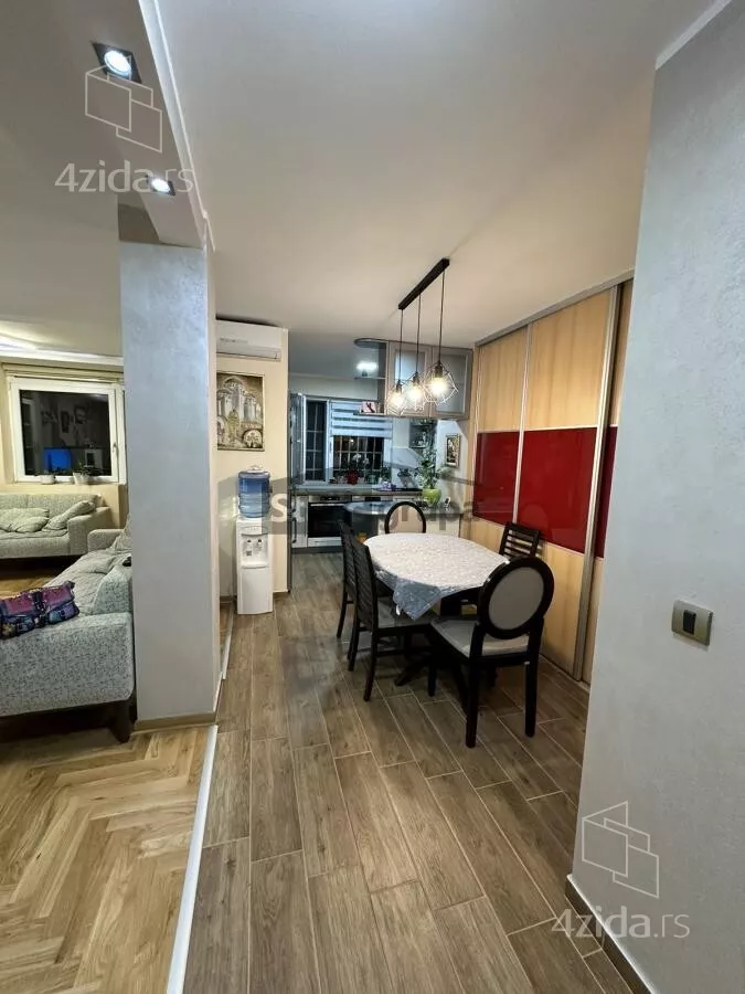 Petosoban stan | 4zida