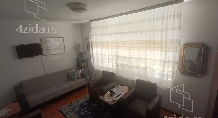 Četvoroiposoban stan | 4zida