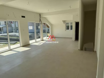 Trg Cara Lazara | 4zida.rs