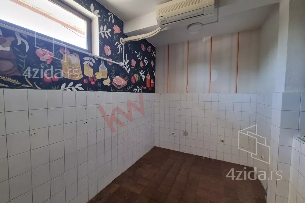 Lokal | 4zida