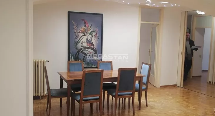 Četvoroiposoban stan | 4zida