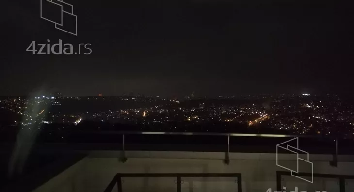 Četvoroiposoban stan | 4zida