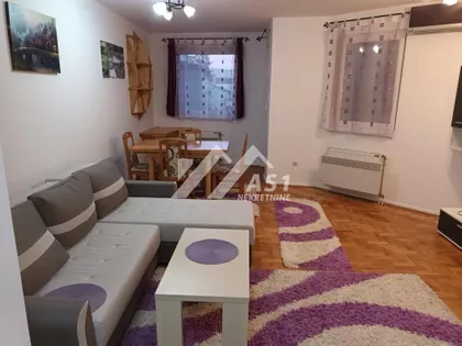 Trg Marije Trandafil | 4zida.rs