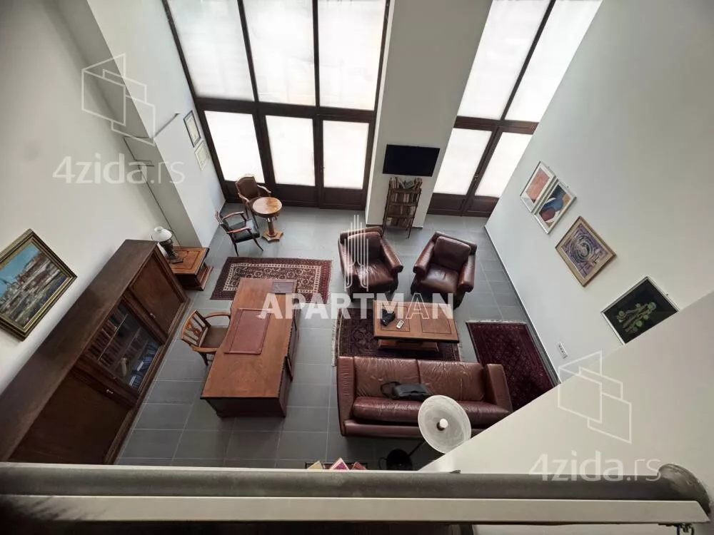 Poslovna zgrada | 4zida