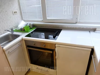 CRVENI KRST | 4zida.rs