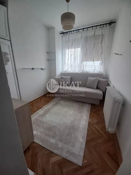 Ustanička | 4zida.rs