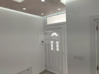 Mali Bajmok | 4zida.rs