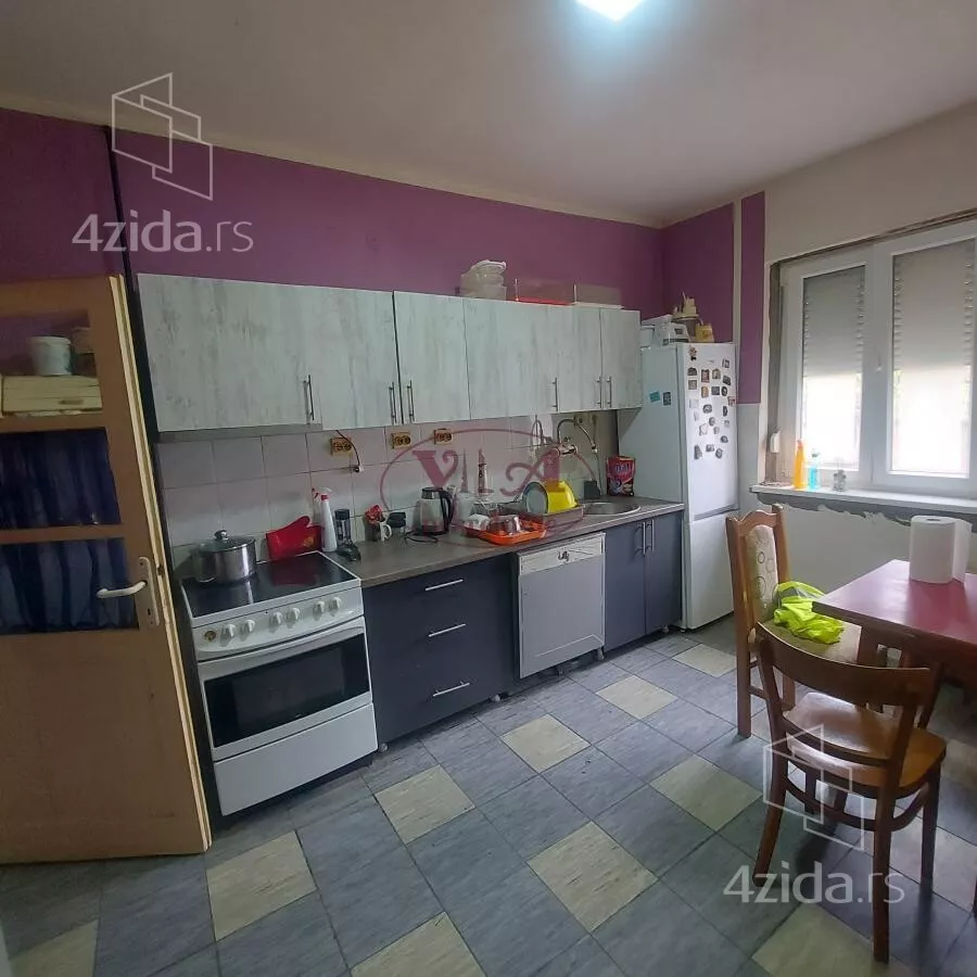 Troiposoban stan | 4zida