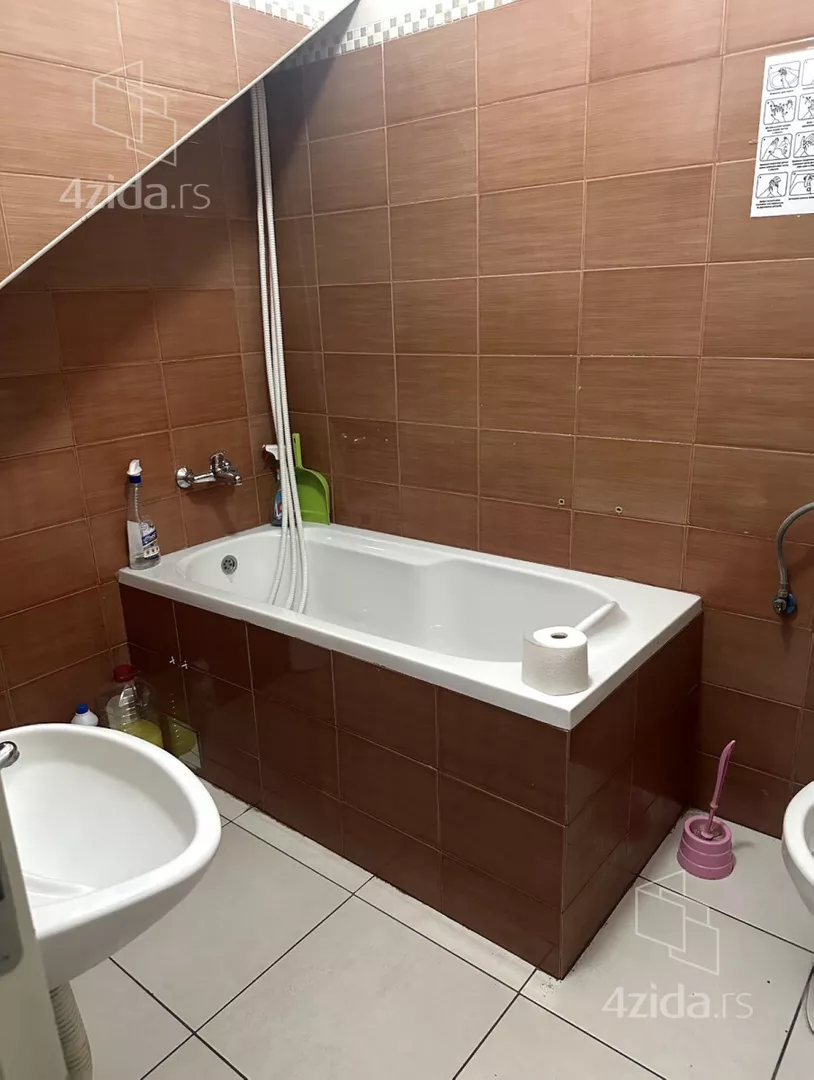 Petosoban stan | 4zida