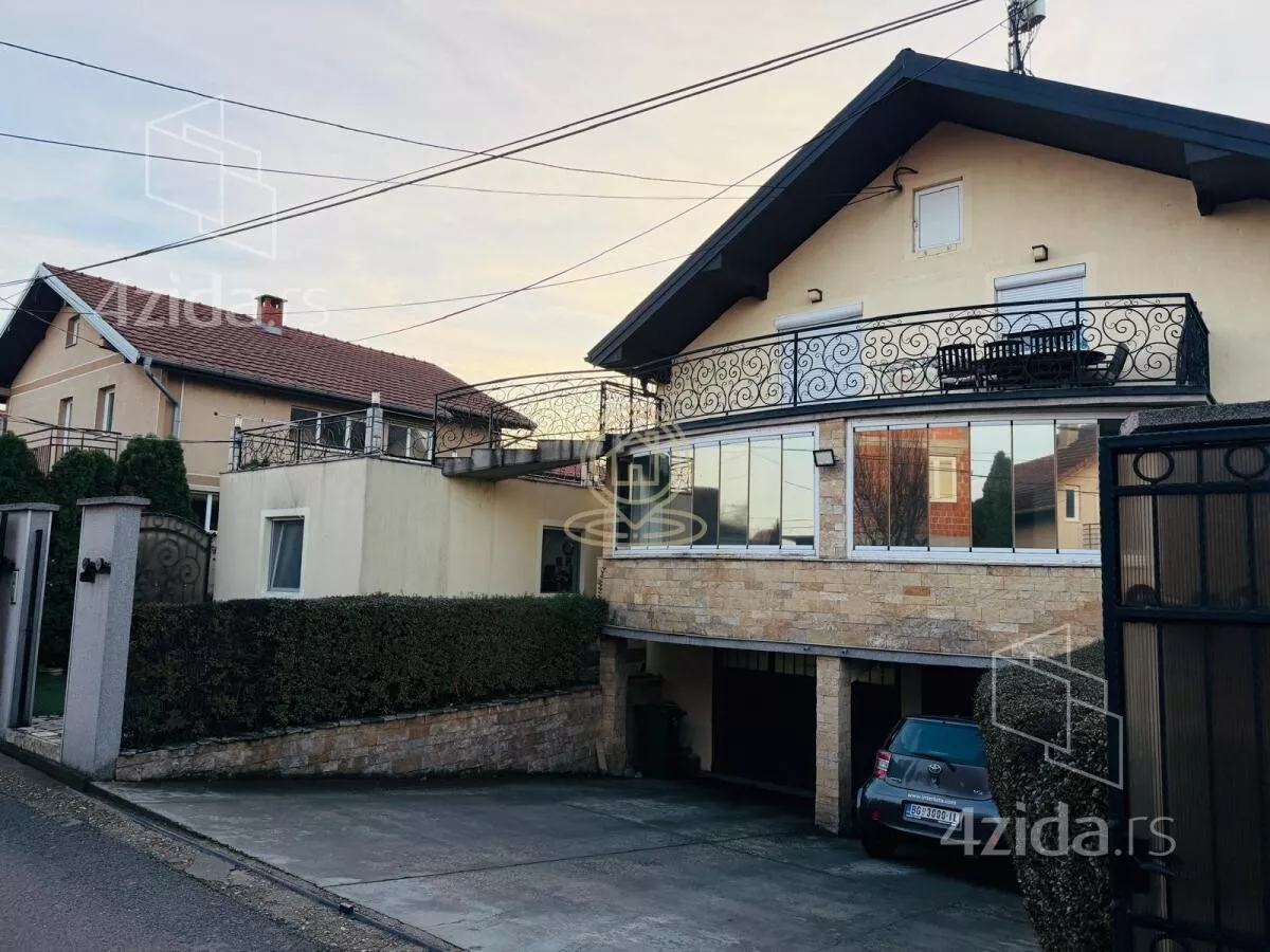 Kuća | 4zida