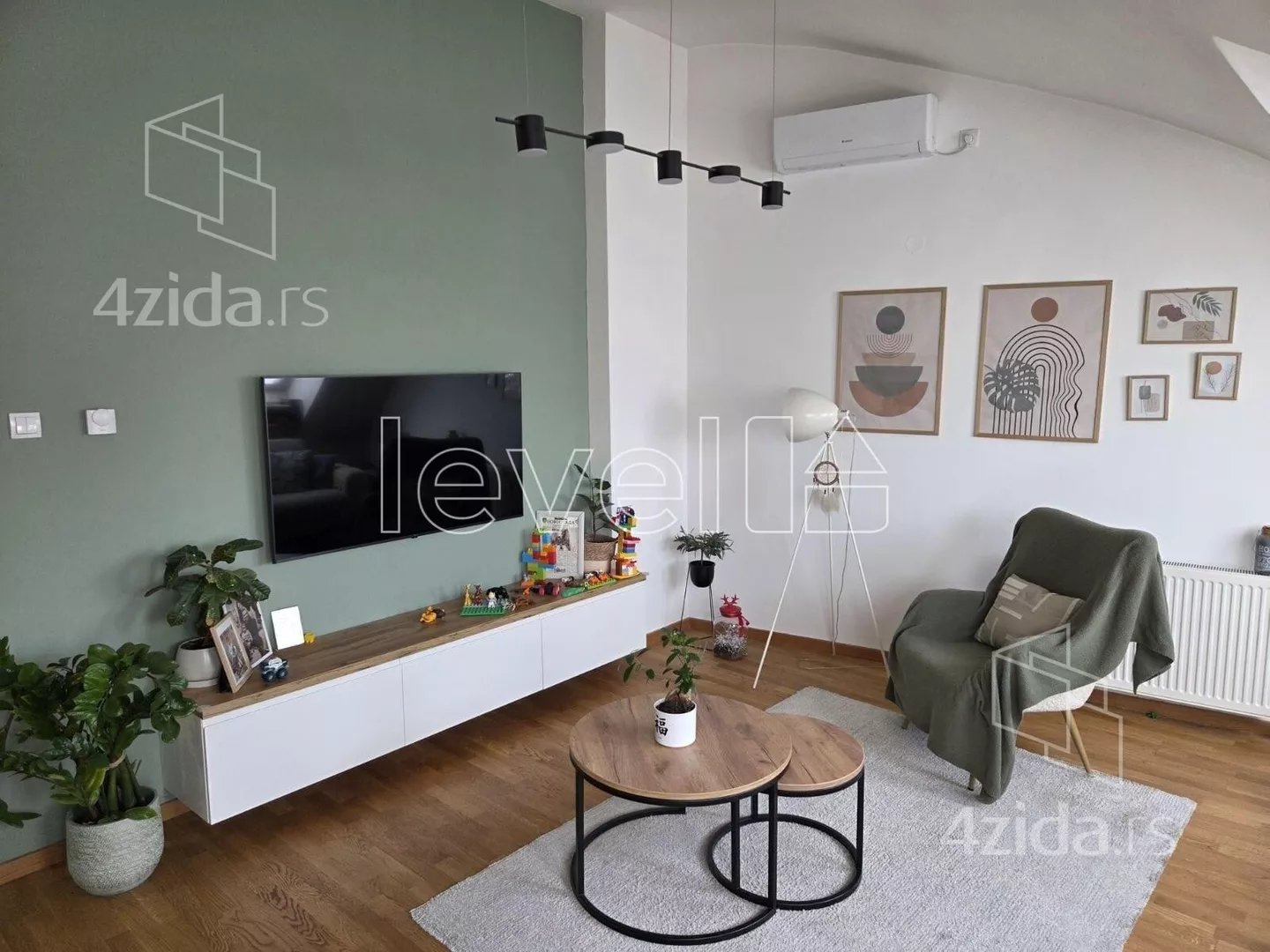 Troiposoban stan | 4zida