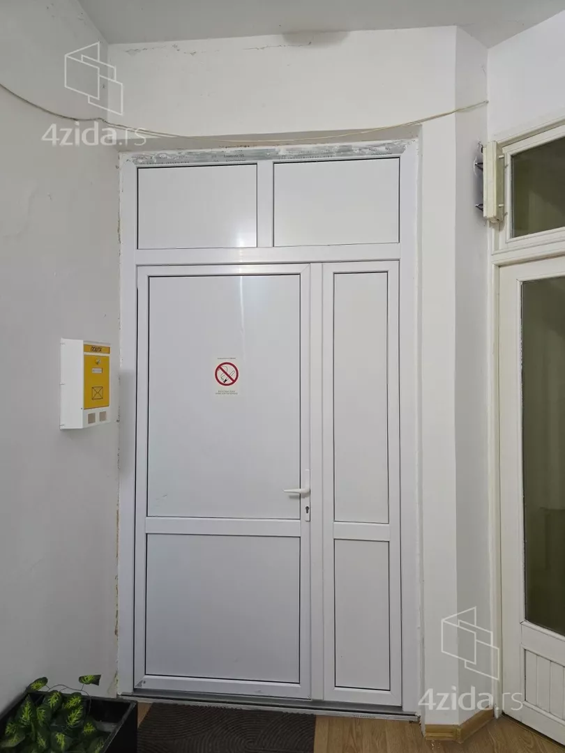 Šestosoban stan | 4zida