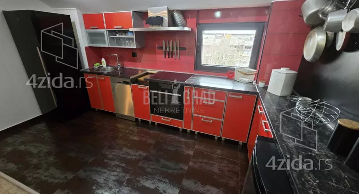 Petosoban stan | 4zida