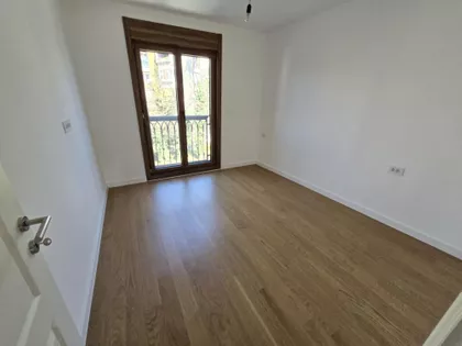 Ustanička | 4zida.rs