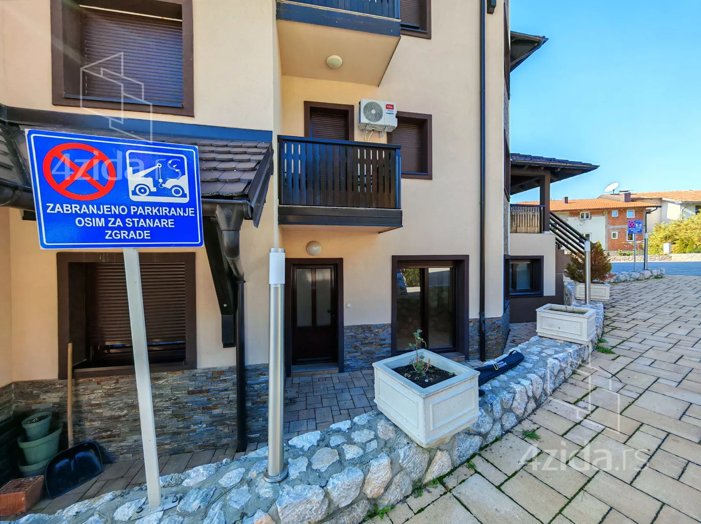 Dvoiposoban stan | 4zida