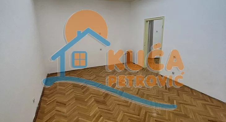 Lokal | 4zida