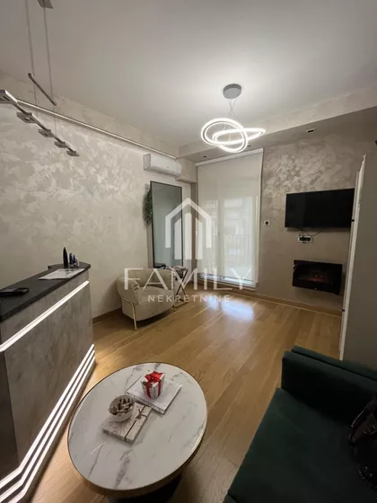 Cara Dušana | 4zida.rs