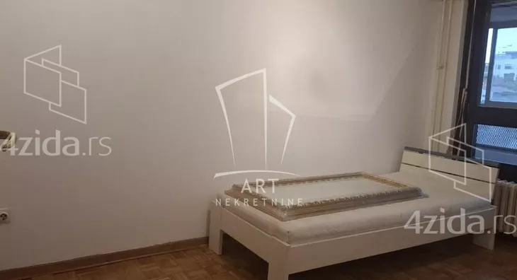 Četvoroiposoban stan | 4zida