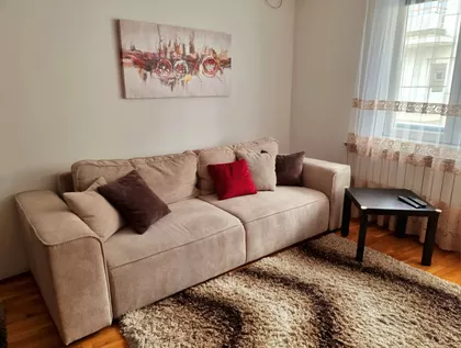 Petra Drapšina | 4zida.rs