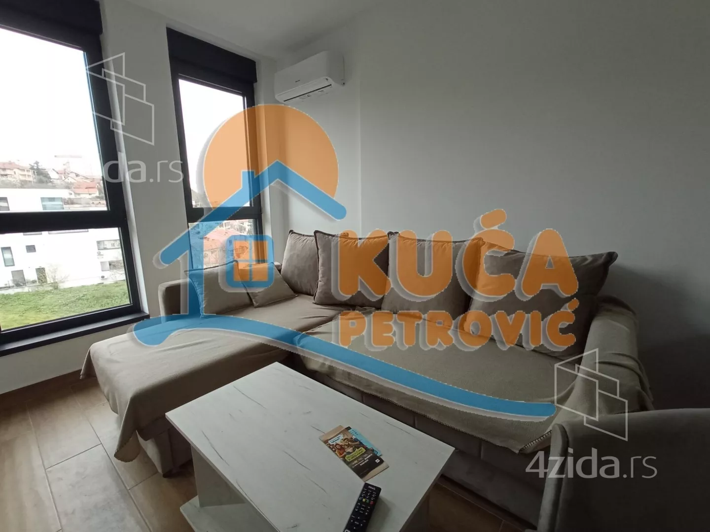 Jednoiposoban stan | 4zida